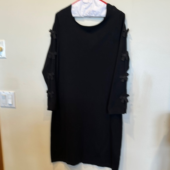 Lilly Pulitzer Elegant Black Dress with Bow Accents - Picture 1 of 6